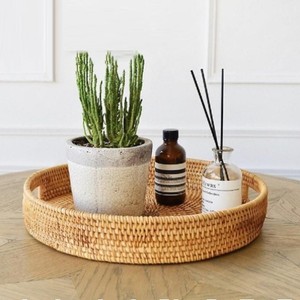 Plateau de présentation rond en rotin, couleurs personnalisées, style unique, plateau de service en osier naturel, vente en gros, prêt à être expédié - Product Image 3