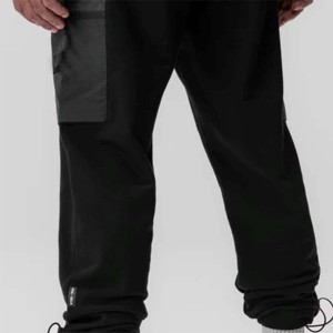Pantalon de jogging cargo pour hommes avec poches zippées-Pantalon pratique et élégant pour le travail, les voyages et les activités quotidiennes - Product Image 6