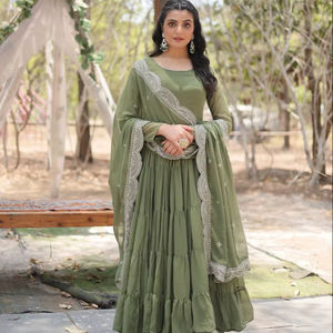 Salwar Kameez Dupatta Morado de Diseño Elegante para Mujer, Ropa de Fiesta India, Largo hasta el Suelo, Secado Rápido, Listo para Usar, Venta al por Mayor, Surat, Precio Bajo - Product Image 1