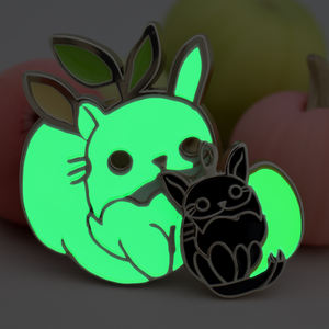 Insigne souple de conception de personnage d'anime personnalisé épinglettes en émail rougeoyant vert pour chapeau - Product Image 5