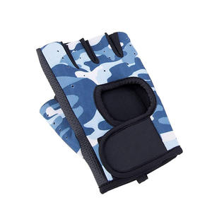 Comfortable workout <b>gloves</b> with half finger design and breathable <b>mesh</b> for improved grip and hand protection - Product Image 5