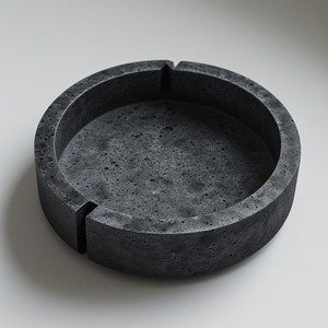 Cenicero de Cigarros de Metal Hecho a Mano con Diseño Ecológico, Construcción Duradera y Acabado Liso para Interiores de Lujo - Product Image 3