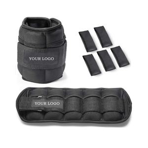 สายรัดข้อเท้าและข้อมือยางปรับระดับได้สำหรับยกน้ำหนักของผู้หญิง Geo Brother Co พร้อมถุงทรายถอดได้ หัวเข็มขัดโลโก้แบบกำหนดเอง - Product Image 1