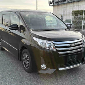 Noah Wagon 2016 d'occasion en bon état, moteur turbo, transmission automatique, régulateur de vitesse adaptatif, pneus R19, sièges en cuir, toit panoramique en alliage d'aluminium - Product Image 1