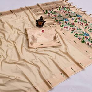 ผ้าไหมบาแนรัสแท้เนื้อนุ่ม ดีไซน์ทอแบบ VASTRA COTTAGE พร้อมผ้าปาลูทอประณีตด้วยด้ายซารีและเสื้อไหมทอสีตัดกันเข้าชุด - Product Image 3