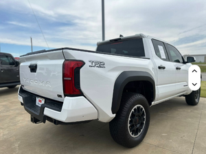 Toyota Tacoma TRD Off-Road 4x4 2024 d'occasion en parfait état, conduite à gauche, 1-25000 milles - Product Image 3