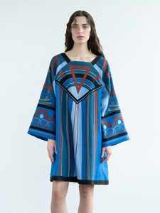 Elegante vestido de lujo ucraniano de alta calidad para mujeres y niñas con bordado y aplicación longitud de manga corta - Product Image 2