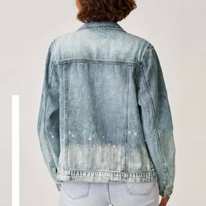 Vêtements d'extérieur pour femmes de dernière conception de marque Veste en jean courte à manches longues boutonnée à la mode avec poches Vestes pour femmes pour fille - Product Image 4