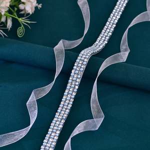 Cinturón de Novia Ajustable Bridella BS134L con Pedrería Blanca y Perlas para Bodas, Bailes de Graduación y Eventos Formales - Product Image 4