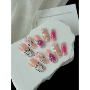 Uñas Postizas con Diseño Floral Fantasy para Mujer - Product Image 2
