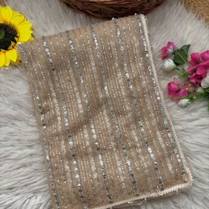Sari de mariage traditionnel en tulle pur et doux, avec broderie originale de perles, bordure fantaisie en dentelle Moti, design lourd, longueur ras du sol, avec chemisier - Royal - Product Image 6