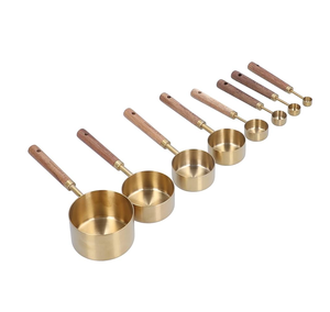 Tazas medidoras de latón y madera de acacia, herramientas de medición para hornear de cocina con mango de madera, proveedor mayorista - Product Image 4