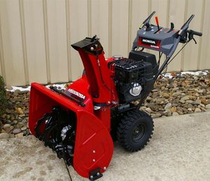 Hondaa HSL2511 HSS928A Auger Smart FI Track Snow Blower Red And Gray Color Snow Blower Red Gas <b>Powered</b> Two Stage Auger Clearing - Product Image 6