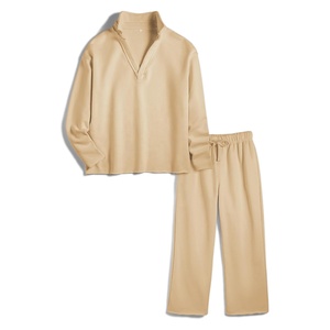 Ensemble de survêtement 2 pièces décontracté pour femmes Carmel Travel Patrick Pull Sweat-shirt et pantalon de survêtement Multi Colors pour l'hiver - Product Image 4