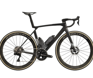 Vélo de course sur route en carbone aérodynamique Madone SLR 9 Gen 8 2025 |   Système de transmission électronique 2x12 |   Freins à disque |   Cockpit intégré - Product Image 3