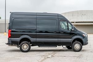 Mercedes-Benz Sprinter 3500XD 2023 Usado, Volante a la Izquierda/Derecha - Product Image 3