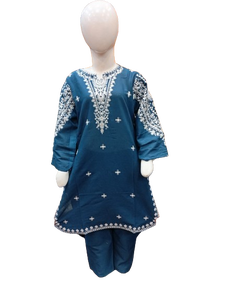 Robe fantaisie readymade pour enfants (filles) de haute qualité Robe en coton readymade de qualité d'exportation Robe pakistanaise respirante pour enfants - Product Image 3