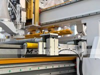 Router CNC de Alta Calidad con Alimentación Automática y Sistema de Transporte para la Fabricación en Masa de Muebles de Madera