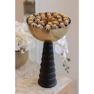 Bol à chocolat de forme ovale vintage Bol de service à chocolat en métal argenté de première qualité avec accent doré pour les occasions spéciales - Product Image 4