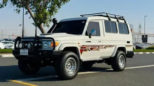 Meilleure offre LandCruiserS 70 2018 |   4,5 L Diesel |   Boîte de vitesses manuelle |   RHD |   Barre de protection robuste avec éclairage LED |   SUV tout-terrain robuste 4x4 - Product Image 2