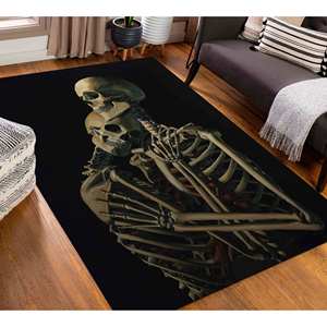 Alfombra de Pareja de Esqueletos Abrazados: Decoración Moderna para el Hogar de Estilo Gótico, Alfombra Delgada de Tela No Tejida - Product Image 4