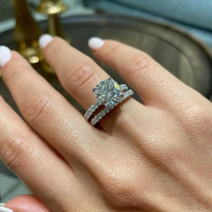 925 Plata 4ct Corte redondo Moissanite Conjunto nupcial Anillo de compromiso - Product Image 1