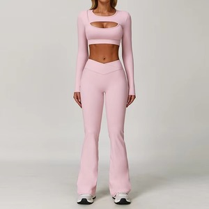 Ensembles de sport pour femmes : soutien-gorge de sport à bretelles halter et shorts de yoga côtelés sans coutures - Product Image 3