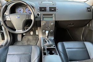 VOLVO V50 T5 AWD R-DESIGN 2010 d'occasion (conduite à gauche/droite) - Product Image 3