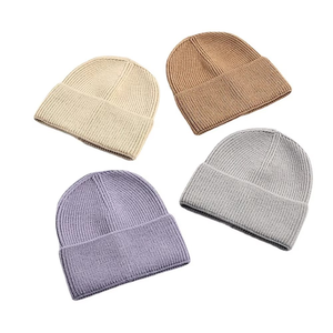 Bonnets unisexes en acrylique 100% à carreaux de haute qualité personnalisés, tendance, tricotés, unis, design tendance, populaires, doux, chauds, séchage rapide - Product Image 5