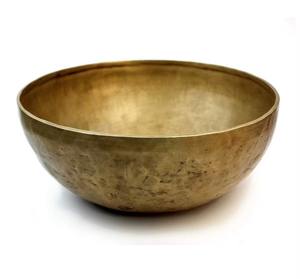 Cuenco Cantador de Metal Chapado en Oro Moderno que Brinda Confort y Calma para Yoga y Relajación - Product Image 3