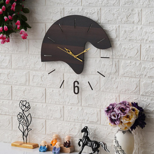 Horloge murale analogique en métal au design unique, fabriquée par un fabricant de confiance, avec couleur et taille personnalisables pour la décoration intérieure et les espaces de vie. - Product Image 2