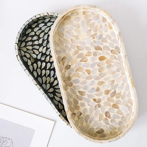 Elegante bandeja ovalada de MDF con incrustaciones de nácar, bandeja decorativa para servir para sala de estar, baño y comedor hecha en Vietnam - Product Image 1