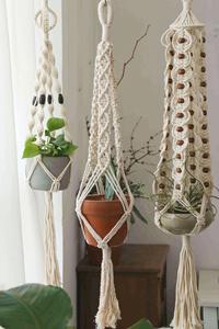 Porte-plante en macramé bohème chic, fait à la main en corde de coton, suspendu, extérieur, écologique, taille personnalisable, décoration murale pour la maison - Product Image 4