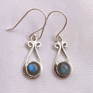 Increíble Pendiente de Labradorita de 5 mm con Engaste de Plata de Ley Dorada en Forma de Pirámide, Estilo Vintage, Certificado IGI, para Bodas y Fiestas - Product Image 1