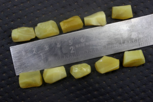15 pièces Nice Collection 16-18 MM pierres précieuses opale jaune naturelle brute bijoux exclusifs en vrac Premium 100% sains - Product Image 5