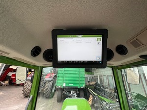 Tracteurs efficaces Fendt 211 pour la ferme utilisée - Product Image 3