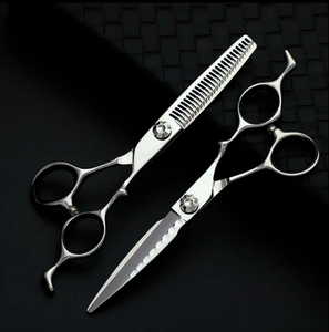 Juego de peluquería de acero inoxidable con punta afilada que incluye tijeras de barbería y maquinilla de afeitar recta para corte de pelo y belleza - Product Image 6