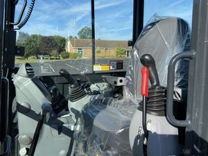 รถขุดขนาดเล็กคุณภาพสูง John Deere 60P แบบตีนตะขาบ 6 ตัน ระบบไฮดรอลิก สำหรับงานก่อสร้าง พร้อมเครื่องยนต์ ปั๊ม เกียร์บ็อกซ์ และชุดเกียร์ - Product Image 3