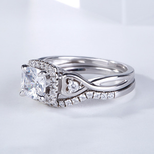 Ensemble de bagues en argent sterling de haute qualité avec coupe halo et coussin Jeulia - Product Image 6