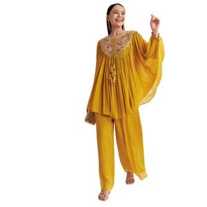 Conjunto amarillo Chinon Kaftan Kurta con Zardosi e hilo de trabajo, venta al por mayor de ropa étnica para mujeres, OEM Proveedor de Ropa, atuendo personalizado - Product Image 2