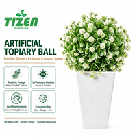 Plante artificielle en pot, boule de topiaire artificielle de 70 cm, pot carré blanc, feuilles en PE résistantes aux UV, pour l'intérieur, l'extérieur, le salon