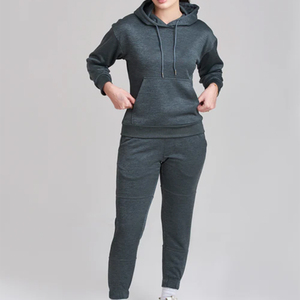 Ensemble de survêtements courts personnalisés pour femmes Ensemble de survêtements T-shirt Ensemble de shorts pour femmes Vêtements de haute qualité Fabriqué au Pakistan - Product Image 2