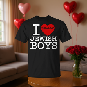T-shirt promotionnel premium « I Heart Love » rouge avec motif hébreu Judaica pour garçons juifs pour la Saint-Valentin - Product Image 2