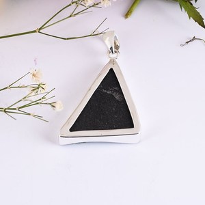 Pendentif en pierre naturelle Uvarovite, or jaune, pendentif en argent Sterling 925, bijoux faits à la main, cadeau pour elle, bijoux en gros - Product Image 4