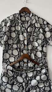 Ensemble de pyjama en coton imprimé en blocs Ensemble de pyjama pour demoiselle d'honneur Tenues de nuit Ensemble de pyjama pour femme Chemise et short en coton - Product Image 3