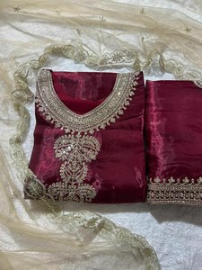 Salwar kameez de style culturel kashmiri/himachali, avec de magnifiques broderies, coupe droite, bordure design, pour femmes ou filles. - Product Image 6