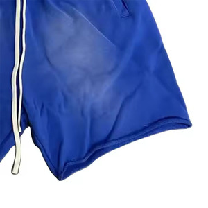 กางเกงขาสั้นวอร์มผ้าวูลเนื้อนุ่มสบาย พิมพ์โลโก้ด้านหน้า สำหรับผู้ชาย - กางเกงขาสั้นสั่งทำพิเศษ เป็นมิตรกับสิ่งแวดล้อม มีทุกขนาด - Product Image 5