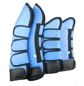 Bottes de voyage réfléchissantes pour chevaux pour une visibilité et une sécurité accrues pendant les voyages dans des conditions de faible luminosité Culottes - Product Image 3