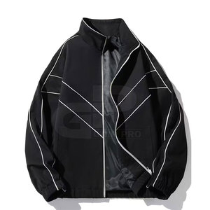 Survêtement rétro pour homme, idéal pour l'été et le quotidien, avec une coupe confortable et un tissu respirant pour un style décontracté et urbain. - Product Image 3