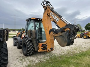 2024 utilisé pour Case 590SN Mini chargeur frontal Excellent état seulement 740 heures de travail avec roulement moteur à noyau - Product Image 5